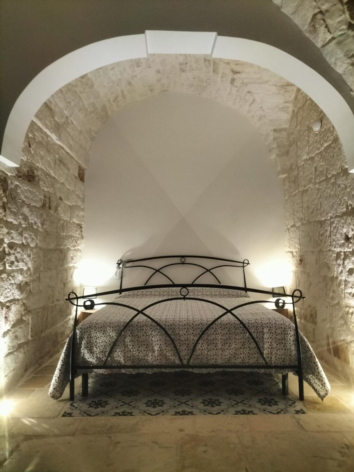 Hotel Le Tre Alcove Ceglie Messapica Exterior foto