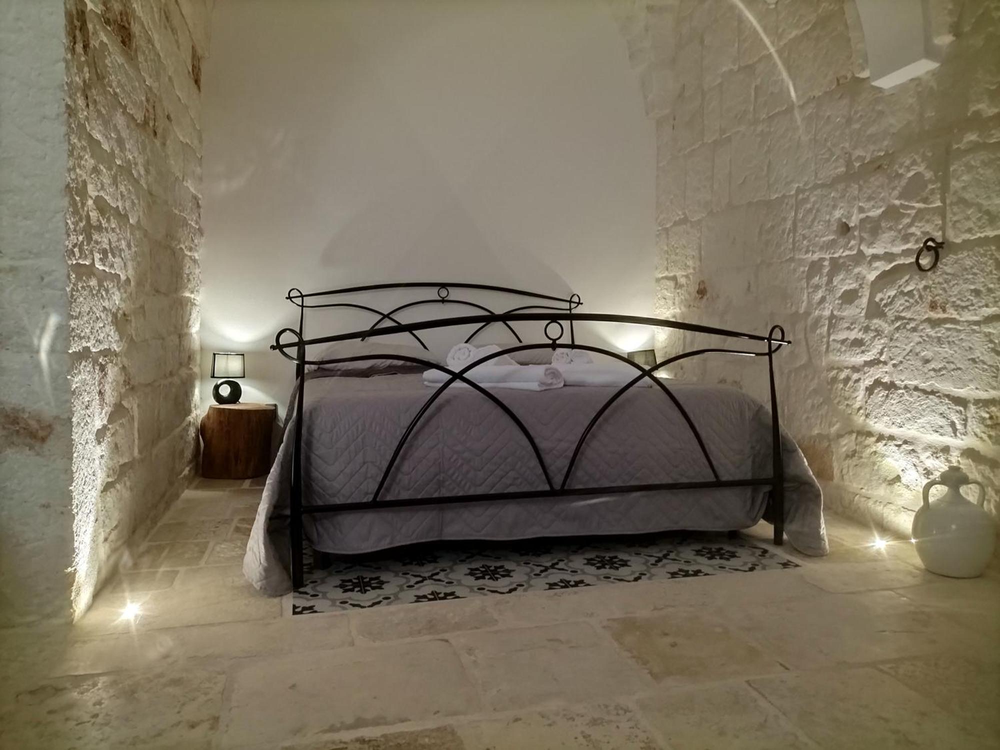 Hotel Le Tre Alcove Ceglie Messapica Exterior foto